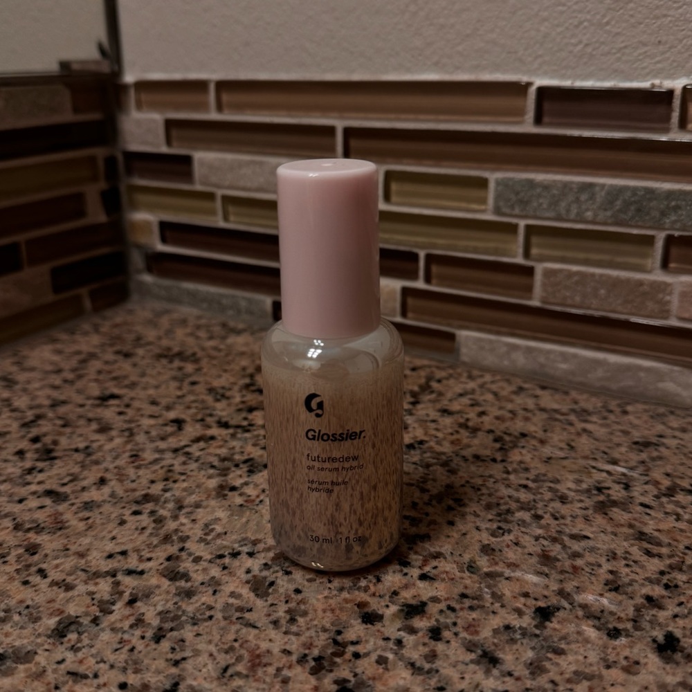 Glossier oil serum